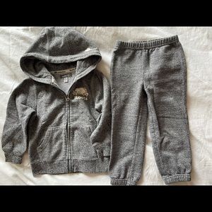 Roots Full Zip Sweater and Sweatpants Set 4T